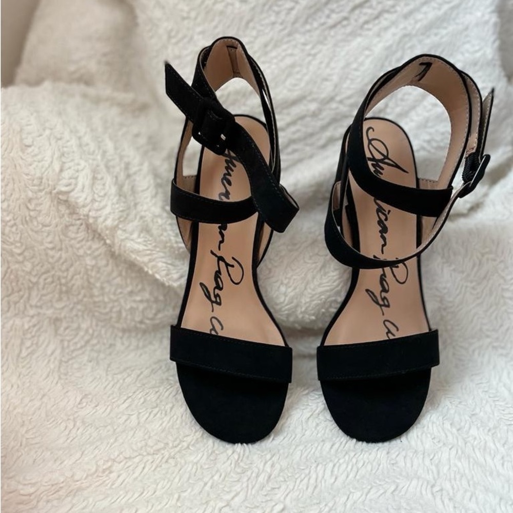 Women shoes american rag new in original box .